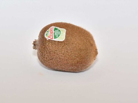 1 kiwi, rijp en klaar om in te vriezen.